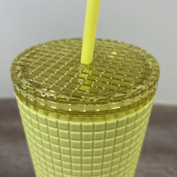Starbucks Meadow Yellow Grid Soft Touch Tumbler Venti 24oz - Picture 3 of 5